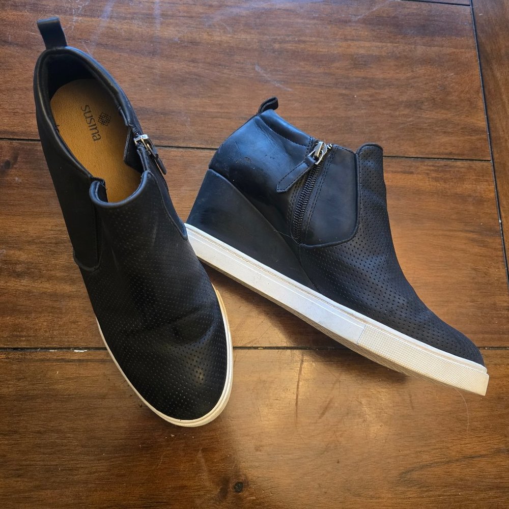 Susina - Black Wedge Boot Women's 9.5